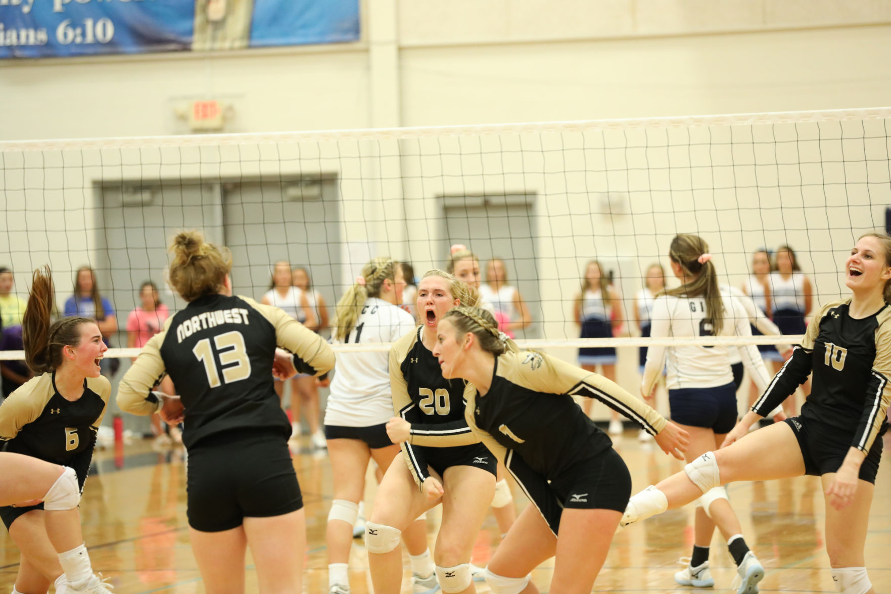 Outtakes_100419_ginwvball22_zlm.JPG